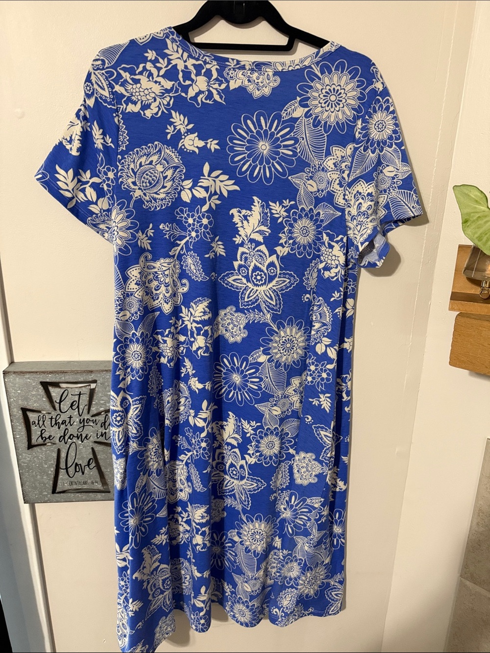 LuLaRoe Royal Blue and White Floral Top - Picture 5 of 5